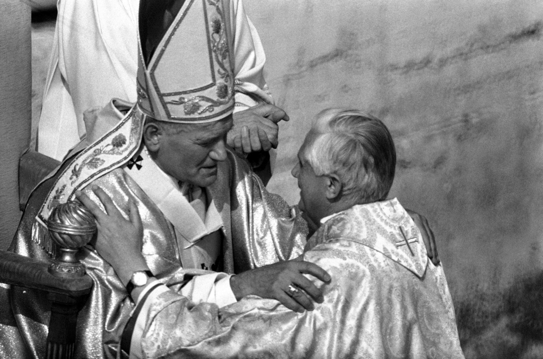 1978: Pope John Paul II and Cardinal Joseph Ratzinger